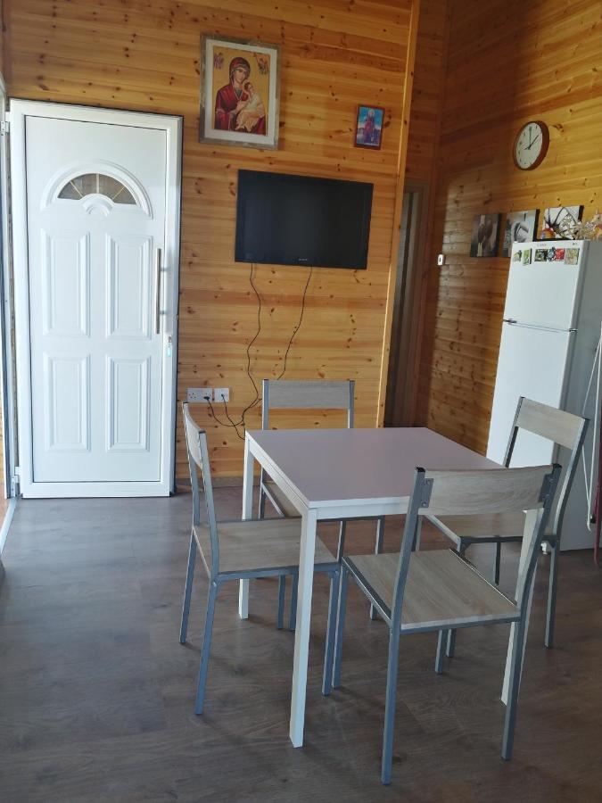 Wooden Apartment , Agia Marina Chrysochous Kato Yialia Экстерьер фото